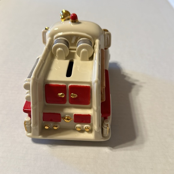 Lenox Fire Truck Bank. new - Picture 4 of 8